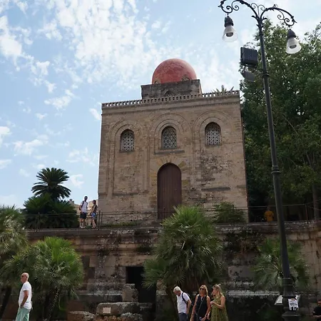 Apartament Ottanio- Quattro Canti 200 Mt *